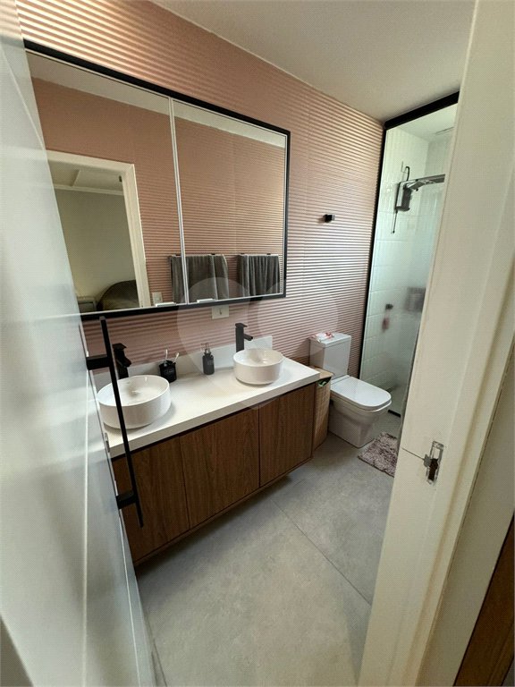 Casa à venda com 3 quartos, sendo 1 suíte, no condomínio Residencial Vegas, São Paulo - SP