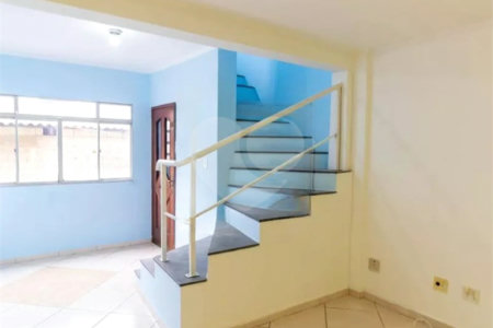Casa à venda com 4 quartos, sendo 2 suítes, em Vila Buenos Aires, São Paulo, SP