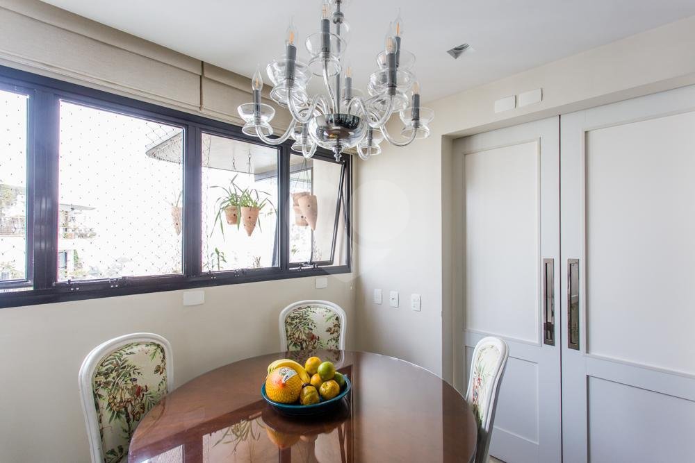 Apartamento à venda com 3 suítes em Campo Belo, São Paulo, SP