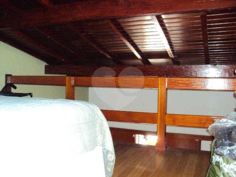 Sobrado à venda com 8 quartos em Vila Medeiros, São Paulo, SP