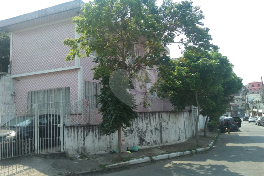 Sobrado à venda com 3 quartos em Vila Nivi, São Paulo, SP