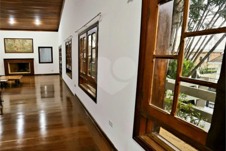 Casa à venda com 4 quartos, sendo 2 suítes, em Jardim São Bento, São Paulo, SP