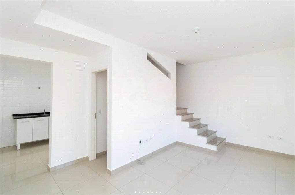 Casa à venda com 2 suítes no condomínio Dos Pássaros, São Paulo - SP