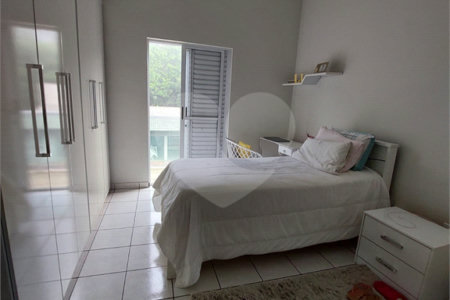 Casa à venda com 3 quartos, sendo 2 suítes, no Centro, Bom Jesus dos Perdões, SP