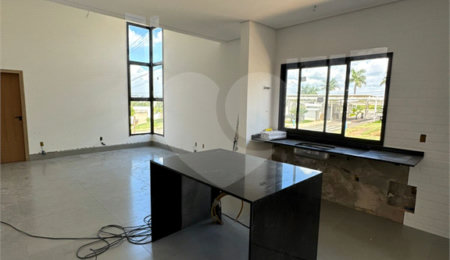 Casa à venda com 3 suítes no condomínio Reserva Central Parque, Salto - SP
