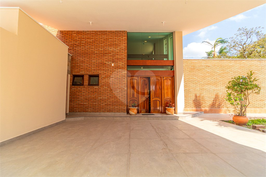 Casa à venda com 4 quartos, sendo 3 suítes,  em Interlagos, São Paulo, SP