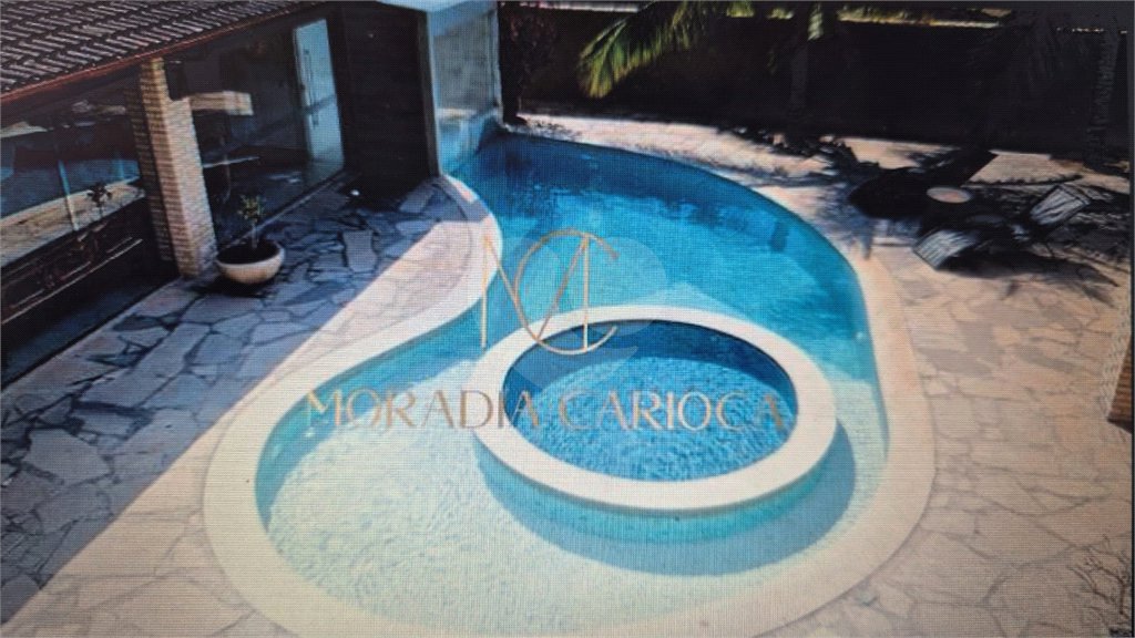 Casa à venda com 4 suítes em Jardim Peró, Cabo Frio, RJ