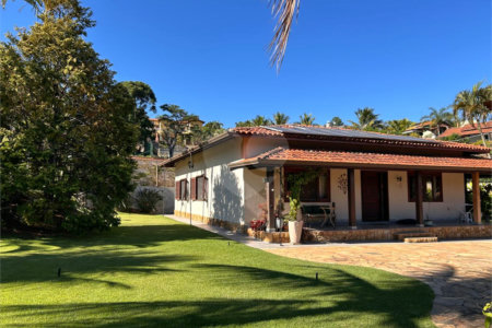 Casa à venda ou para alugar com 3 quartos, sendo 1 suíte, no condomínio Recanto Florido, Vinhedo - SP
