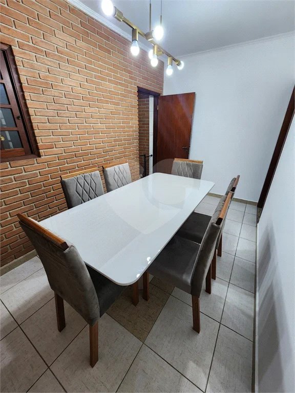 Sobrado à venda com 3 quartos, sendo 1 suíte,  em Tremembé, São Paulo, SP