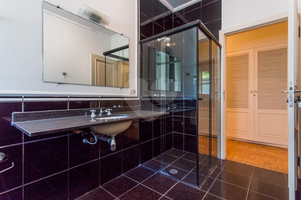 Casa para alugar com 4 suítes no condomínio Chácara Flora, São Paulo - SP