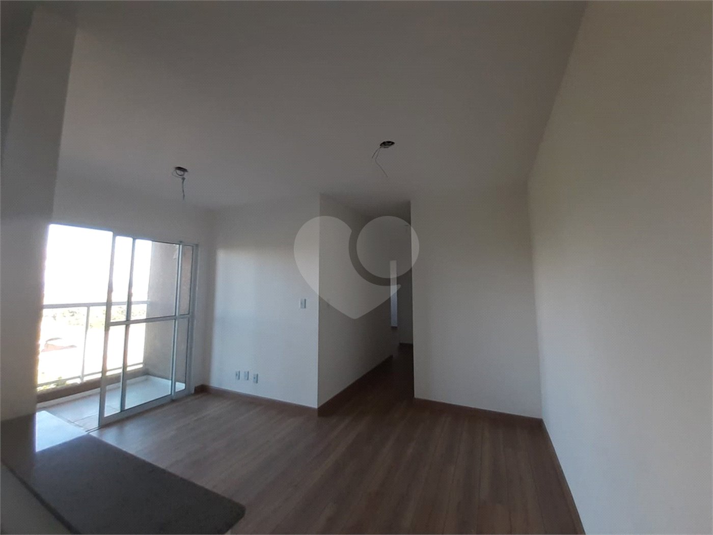 Apartamento à venda com 2 quartos, sendo 1 suíte, em Chácaras Reunidas São Jorge, Sorocaba, SP