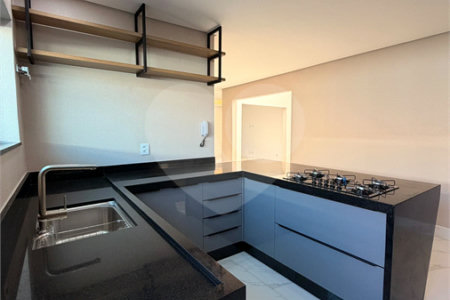 Casa à venda com 5 quartos, sendo 4 suítes, em Vila Rosália, Guarulhos, SP