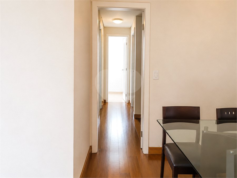 Apartamento à venda com 3 quartos, sendo 1 suíte, em Jardim das Acácias, São Paulo, SP