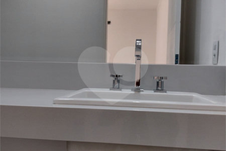 Casa à venda com 4 suítes no condomínio Estância Marambaia, Vinhedo - SP