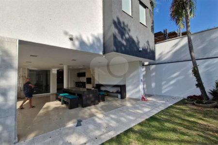 Casa à venda ou para alugar com 5 quartos, sendo 4 suítes, no condomínio Shamballa II, Atibaia - SP