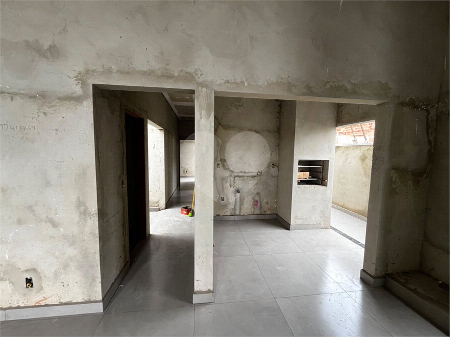 Casa à venda com 3 quartos, sendo 1 suíte, no condomínio Residencial Tivolli, Itapetininga - SP