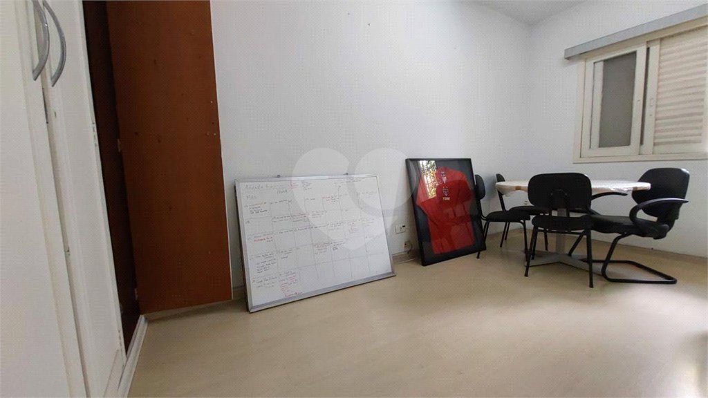 Casa à venda com 4 quartos, sendo 2 suítes,  em Vila Alexandria, São Paulo, SP