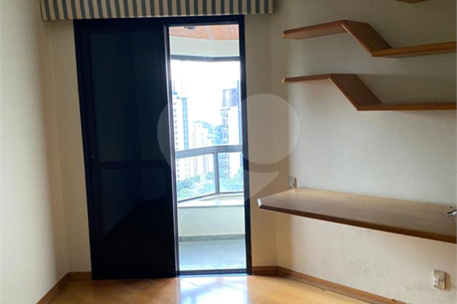 Apartamento à venda com 4 quartos, sendo 3 suítes,  em Morumbi, São Paulo, SP