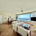 Apartamento Residencial à venda, Pitangueiras, Guarujá - AP0768.