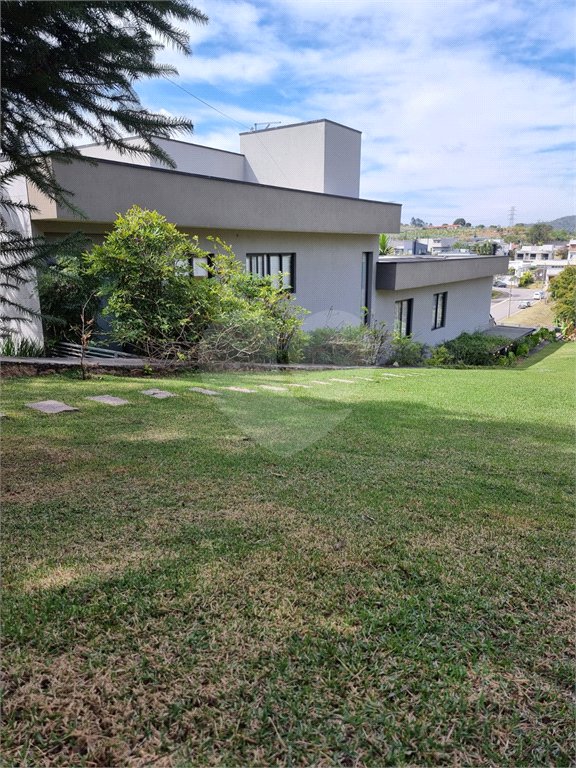 Casa à venda com 3 suítes no condomínio Campo de Toscana, Vinhedo - SP