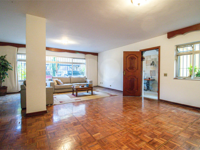 Sobrado à venda com 3 quartos, sendo 1 suíte,  em Brooklin Velho, São Paulo, SP