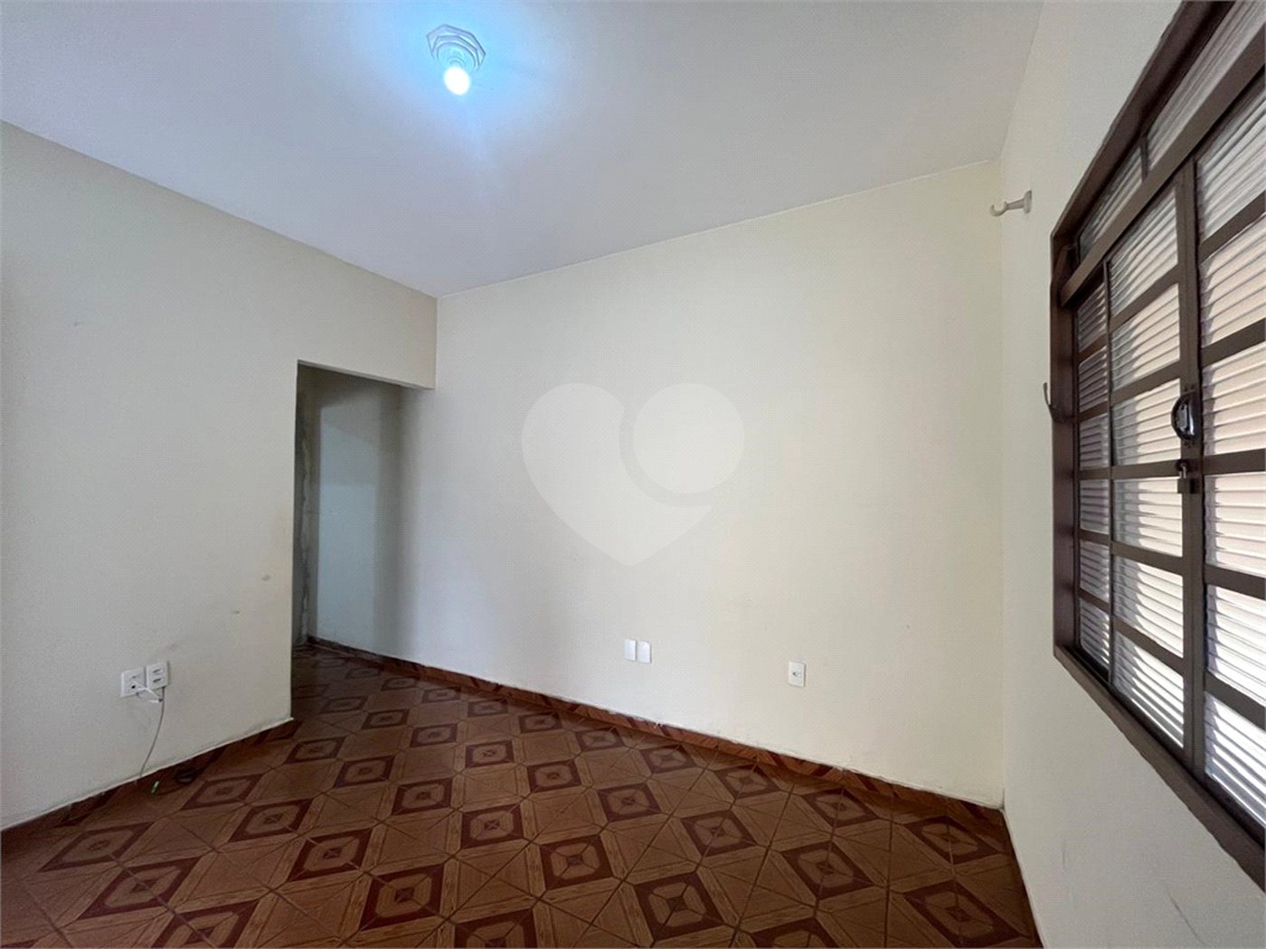 Casa à venda com 1 suíte em Vila Carolina, Itapetininga, SP