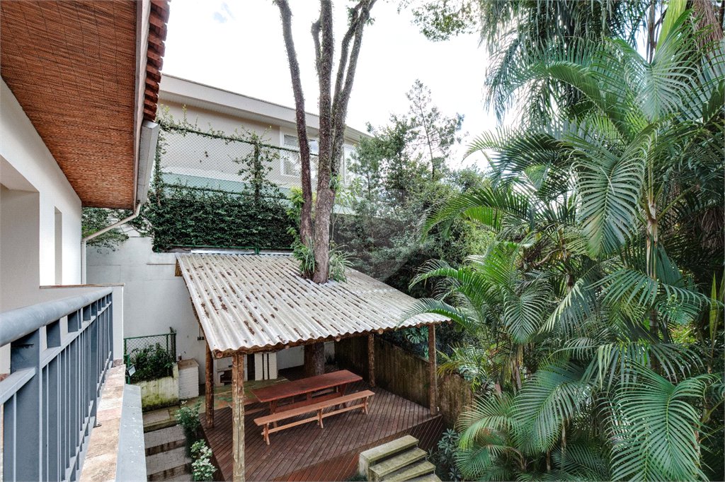 Casa de Vila à venda ou para alugar com 3 suítes em Alto da Boa Vista, São Paulo, SP