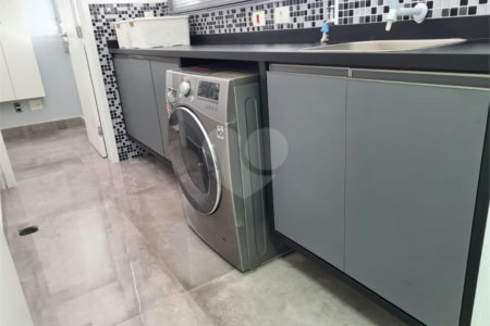 Apartamento à venda com 3 quartos, sendo 1 suíte,  em Vila Olímpia, São Paulo, SP