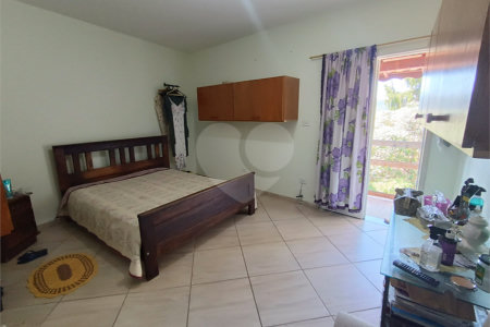 Sobrado à venda com 4 quartos em Jardim Esther, São Roque, SP