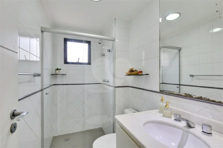 Apartamento à venda com 3 quartos, sendo 2 suítes, em Alto da Boa Vista, São Paulo, SP