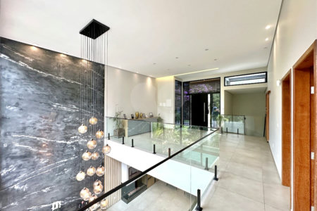 Casa à venda com 3 suítes no condomínio Reserva Santa Maria, Jandira - SP