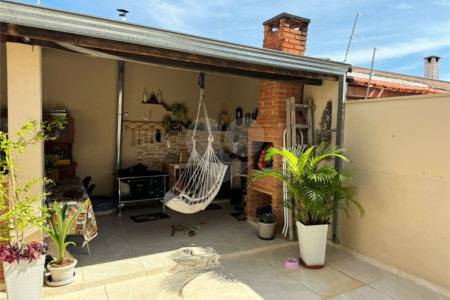 Casa à venda com 2 quartos, sendo 1 suíte, em Jardim Shangri-lá, Itapetininga, SP