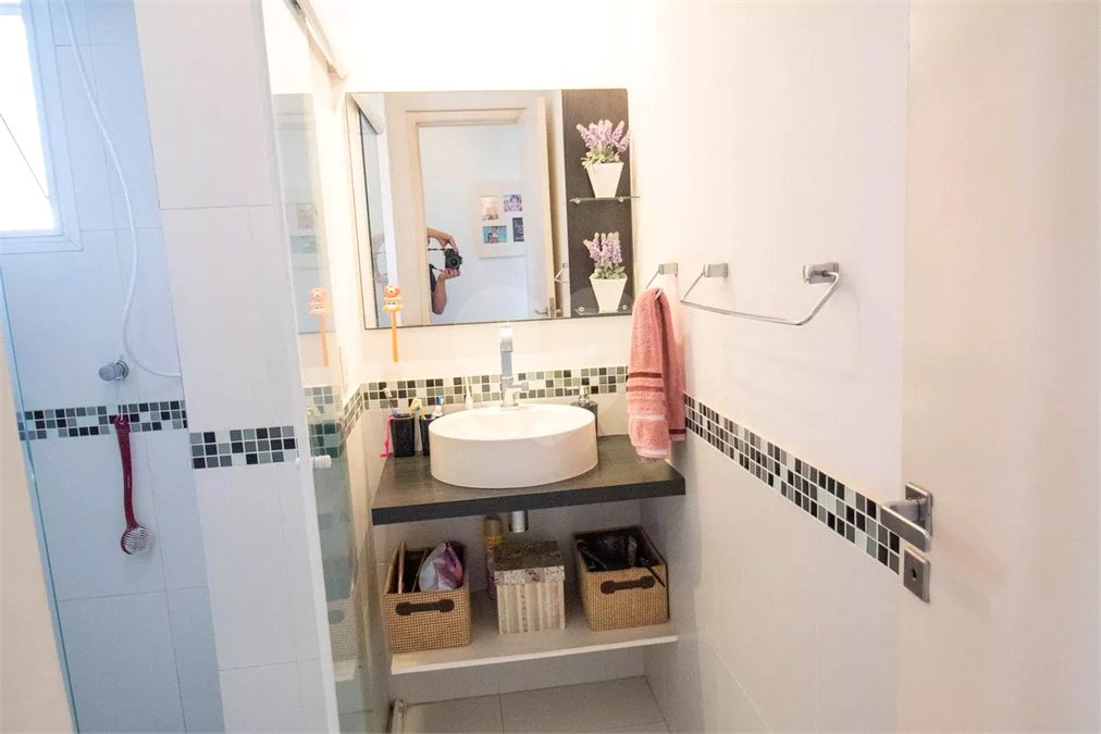 Apartamento à venda com 2 quartos, sendo 1 suíte, em Campo Belo, São Paulo, SP