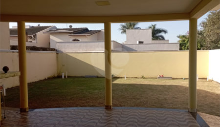 Casa à venda com 3 quartos, sendo 1 suíte, no condomínio Campos do Conde I, Paulínia - SP