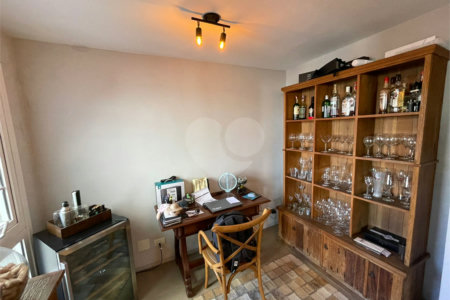 Casa à venda com 4 suítes no condomínio Fechado, São Paulo - SP