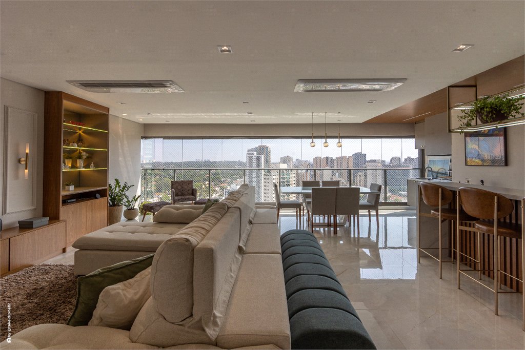 Apartamento à venda com 4 quartos, sendo 2 suítes, em Campo Belo, São Paulo, SP