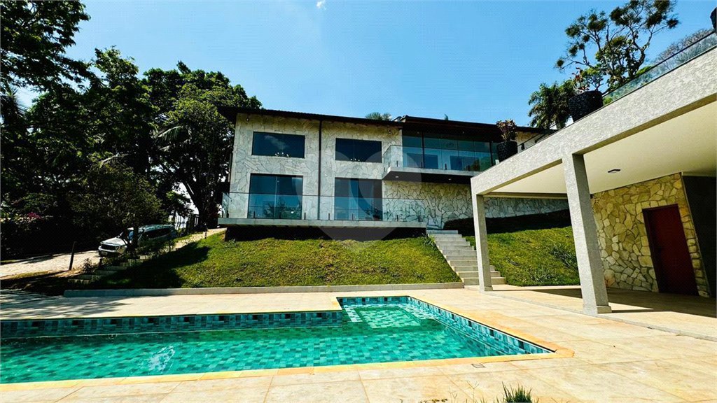 Casa à venda com 4 suítes no condomínio Associação Portal Ouro Verde, Atibaia - SP