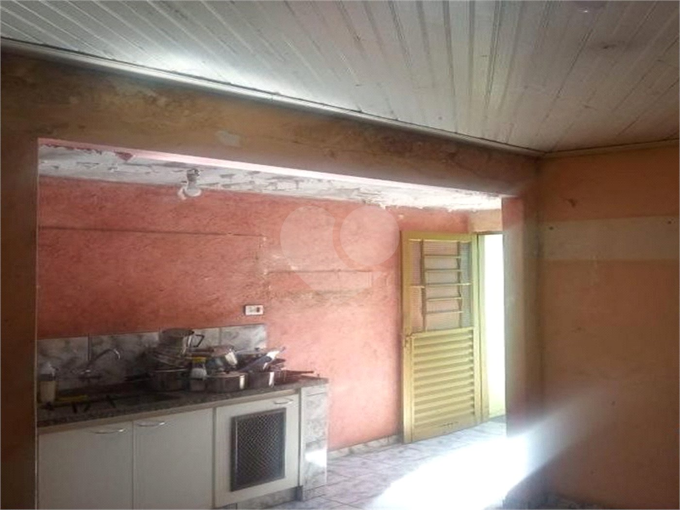 Casa Térrea com 3 dormitórios.