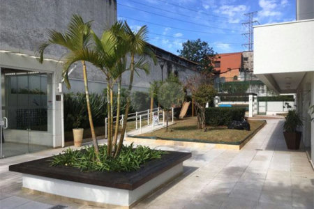 Apartamento Condominio Clube em Pinheiros com 90 m² Útil com 3 dormitórios sendo 1 suíte com 1 Vagas