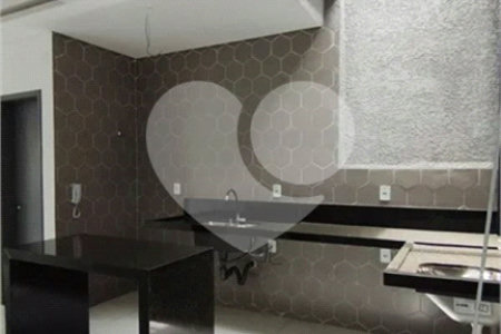 Casa à venda com 2 suítes no condomínio Residencial Paranaguá, São Paulo - SP