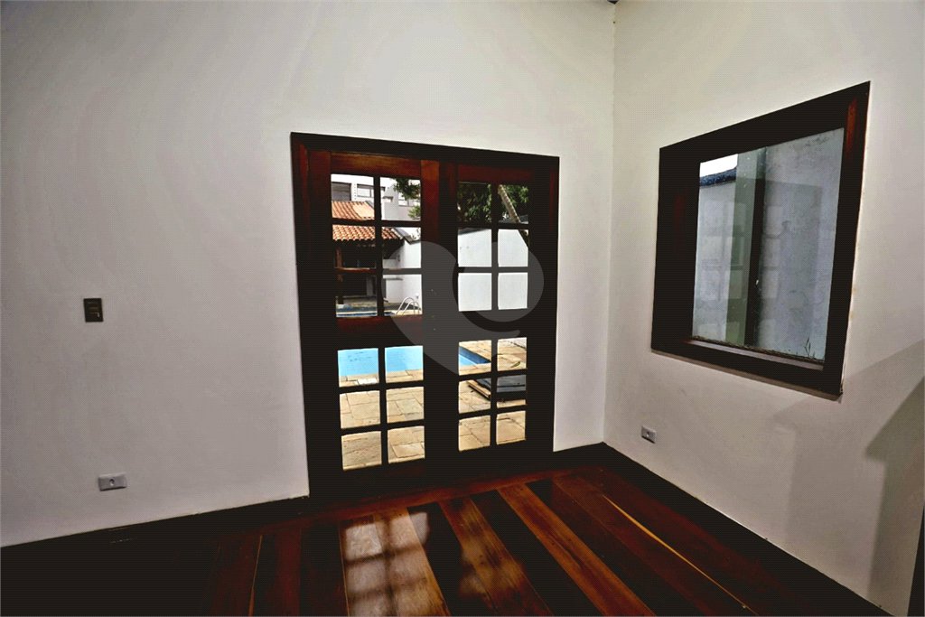 Casa à venda com 4 quartos, sendo 2 suítes, em Jardim São Bento, São Paulo, SP