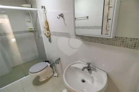 Sobrado à venda com 4 quartos, sendo 1 suíte,  em Vila Sônia, São Paulo, SP