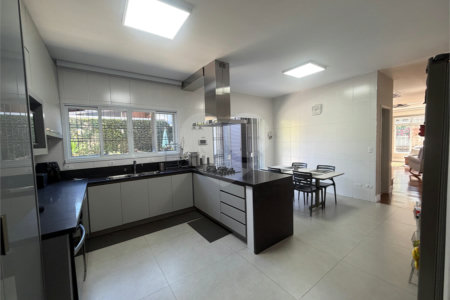 Sobrado à venda com 4 quartos, sendo 3 suítes, em Jardim Prudência, São Paulo, SP
