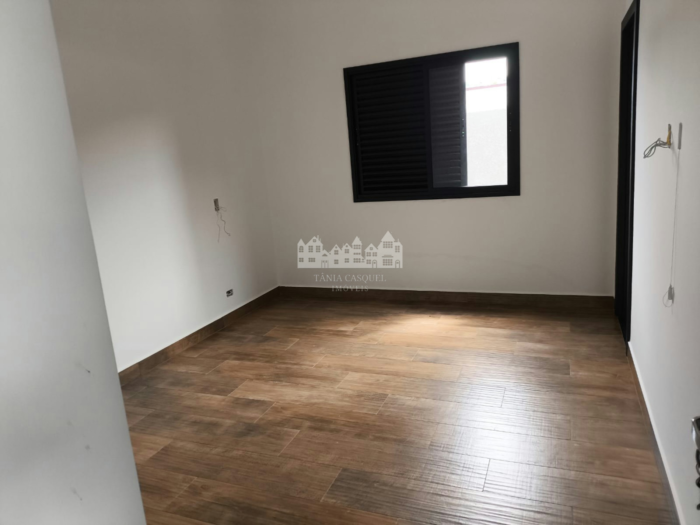 Casa à venda com 4 suítes no condomínio Figueira Garden, Atibaia - SP