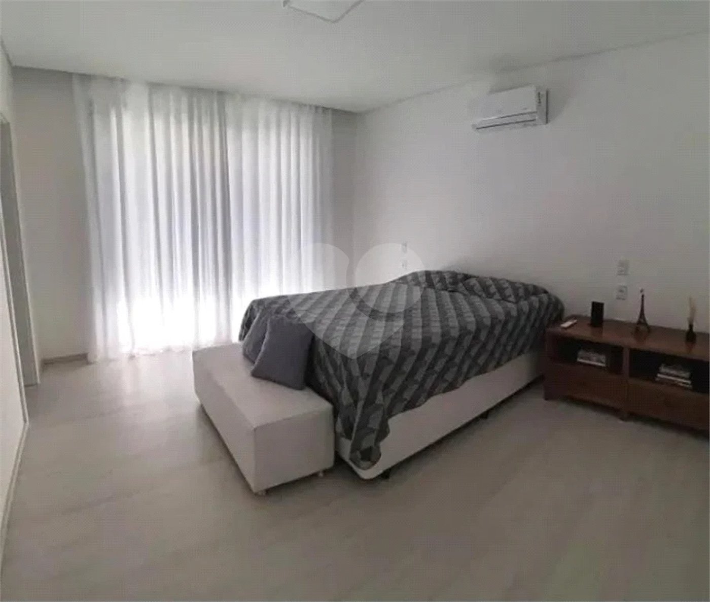 Casa à venda com 4 suítes no condomínio Fazenda Serra Azul, Itupeva - SP