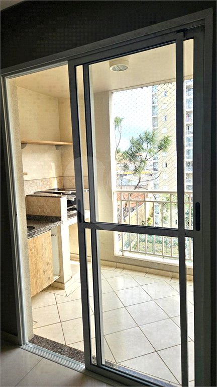 Apartamento à venda com 3 quartos, sendo 1 suíte, em Vila Paulo Silas, São Paulo, SP
