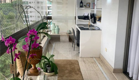 Apartamento à venda com 3 suítes em Vila Suzana, São Paulo, SP