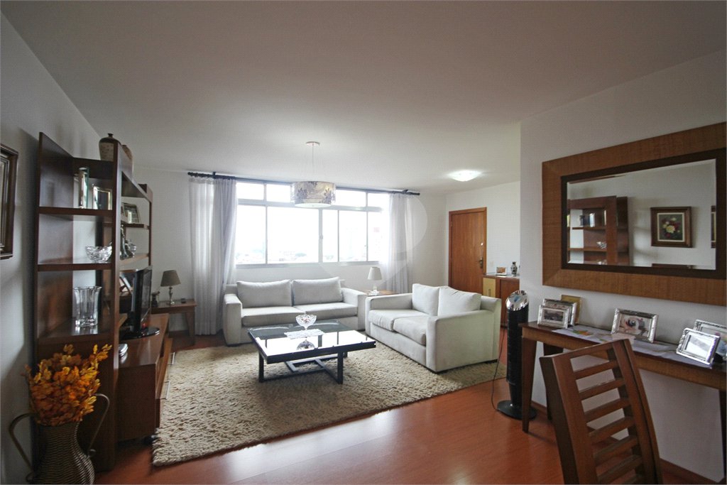 Apartamento à venda com 3 quartos, sendo 1 suíte,  em Alto da Lapa, São Paulo, SP