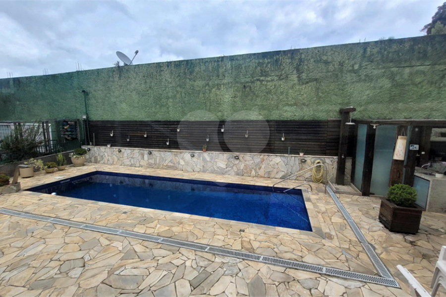 Casa à venda com 4 suítes no condomínio Jardim da Montanha I, Mairiporã - SP