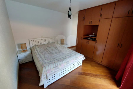 Casa à venda ou para alugar com 5 quartos, sendo 1 suíte, em Cumbari, Mairiporã, SP